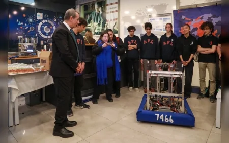 Efeler Belediye Başkanı Anıl Yetişkin: “Dijital Gençlik Merkezi yarının liderlerini yetiştiriyor”