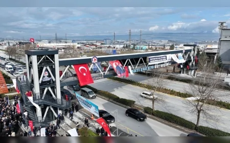 Denizli Büyükşehir Belediyesi ve Baltalı Grup İş Birliğiyle Yapılan Batı Ege GYO Yaya Üst Geçidi Törenle Hizmete Açıldı