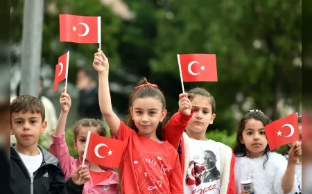 Millî Eğitim Bakanı Yusuf Tekin: “Okullarda İkinci Dönem Bayrak Sevgisi Temasıyla Başlayacak”