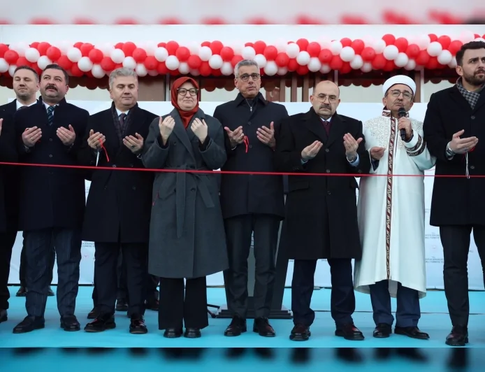 Sağlık Bakanı Prof. Dr. Kemal Memişoğlu: “Türkiye 271 Bin Yatakla Dünyanın En İyi Sağlık Hizmetini Veriyor”