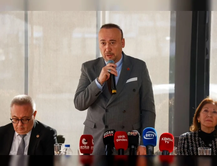 Uşak Belediye Başkanı Özkan Yalım: “Zor Şartlar Altında Görev Yapan Tüm Basın Emekçilerimizin Günü Kutlu Olsun”