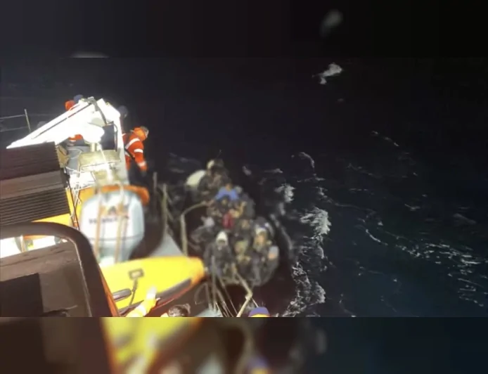 İçişleri Bakanı Ali Yerlikaya: “İzmir Dikili Açıklarında 37 Düzensiz Göçmen Kurtarıldı”