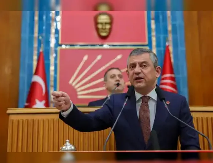 Cumhuriyet Halk Partisi Genel Başkanı Özgür Özel: “Türkiye’de yapılanlar darbedir, teslim olmayacağız”