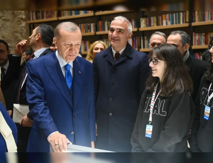 Kültür ve Turizm Bakanı Mehmet Nuri Ersoy: “Rami Kütüphanesi 3 yılda yaşamın içinde bir kültür ve buluşma mekânına dönüştü”