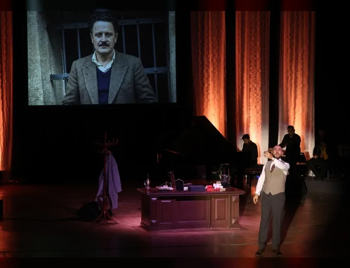 “Nâzım’ın Rüyâsı” Gösterisi Seyirciyle Buluştu Nazım Hikmet Doğumunun 124. Yılında Anıldı