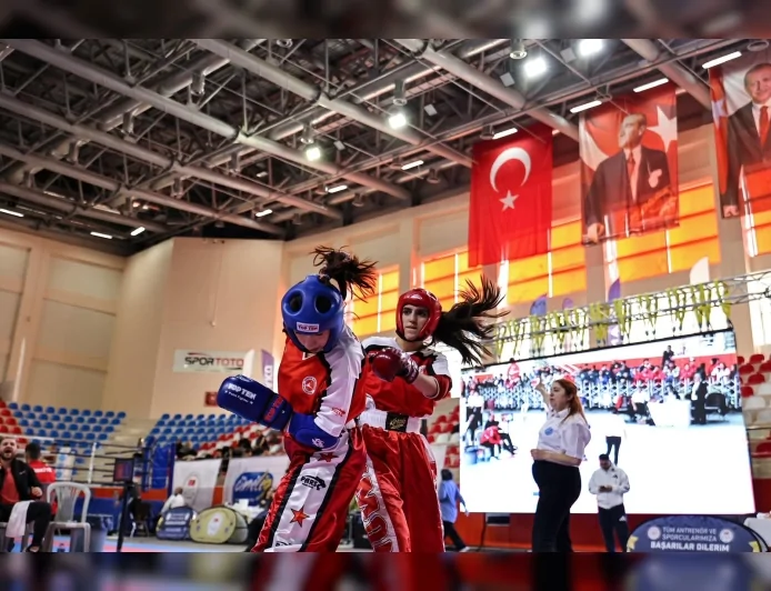 Üniversitelerarası Kick Boks Türkiye Şampiyonası Burdur’da Başladı 92 Üniversiteden 561 Sporcu Mücadele Ediyor