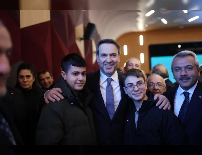 Enerji ve Tabii Kaynaklar Bakanı Alparslan Bayraktar: “Çayeli açıklarında 4 bin 500 metre derinlikte petrol arayacağız”