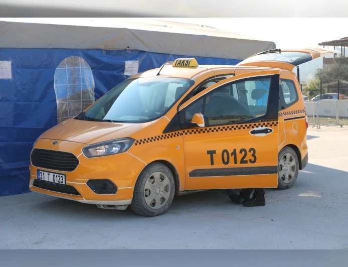 Hatay Büyükşehir Belediyesi taksilerde akıllı sistemle güvenli ve kayıtlı ulaşım dönemini başlatıyor