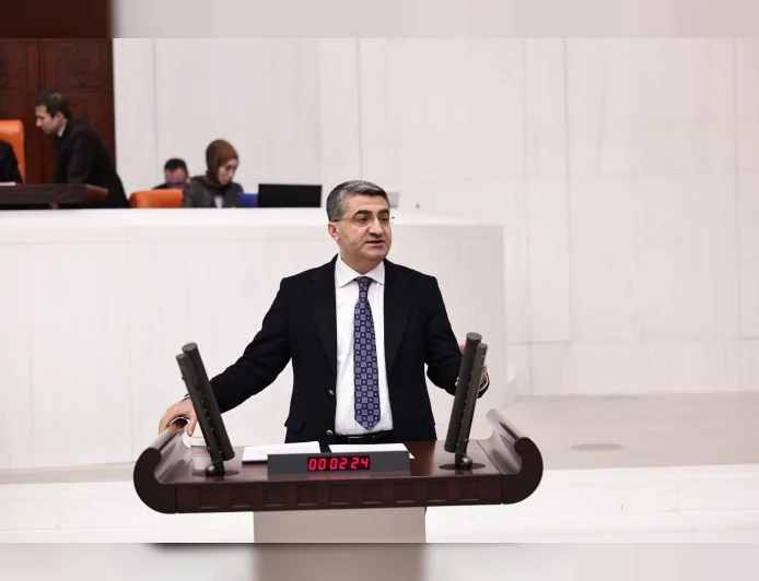 DEVA Partisi Genel Başkan Yardımcısı Mehmet Emin Ekmen: “İşsizlik Fonundan İşverene Para Aktarmak Emanete Hıyanettir”