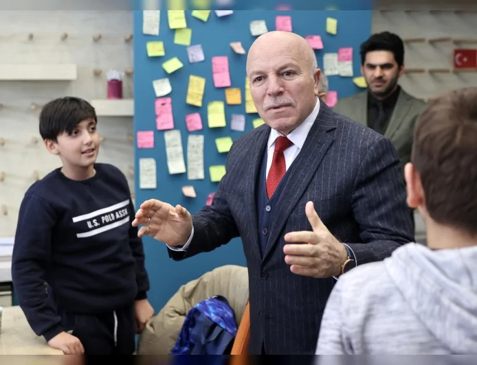 Erzurum Büyükşehir Belediye Başkanı Mehmet Sekmen Bilim Erzurum’da: “Geleceğin dâhileri çok önemli işler yapıyor”