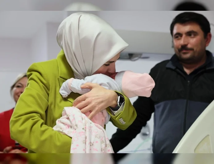 Aile ve Sosyal Hizmetler Bakanı Mahinur Özdemir Göktaş: “Ocak ayı doğum yardımı ödemeleri annelerin hesaplarına yatırıldı”