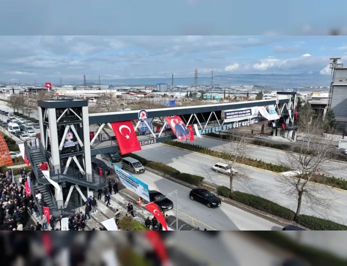 Denizli Büyükşehir Belediyesi ve Baltalı Grup İş Birliğiyle Yapılan Batı Ege GYO Yaya Üst Geçidi Törenle Hizmete Açıldı