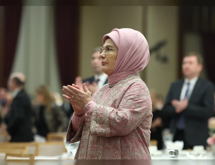 Cumhurbaşkanı Recep Tayyip Erdoğan’ın eşi Emine Erdoğan: “Türkiye Dokuma Atlası-Kumaşın Hafızası sergisinin hayırlı olmasını diliyorum”