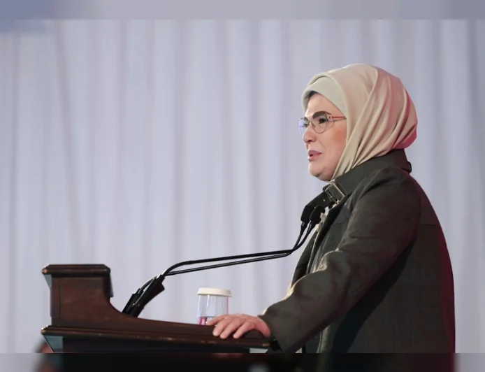 Emine Erdoğan: “Şeyh Zayed Çocuk Evleri Sitesi’nde büyüyen her çocuğumuzun sevgiyle kuşatılmış bir geleceğe yürümesini diliyorum”