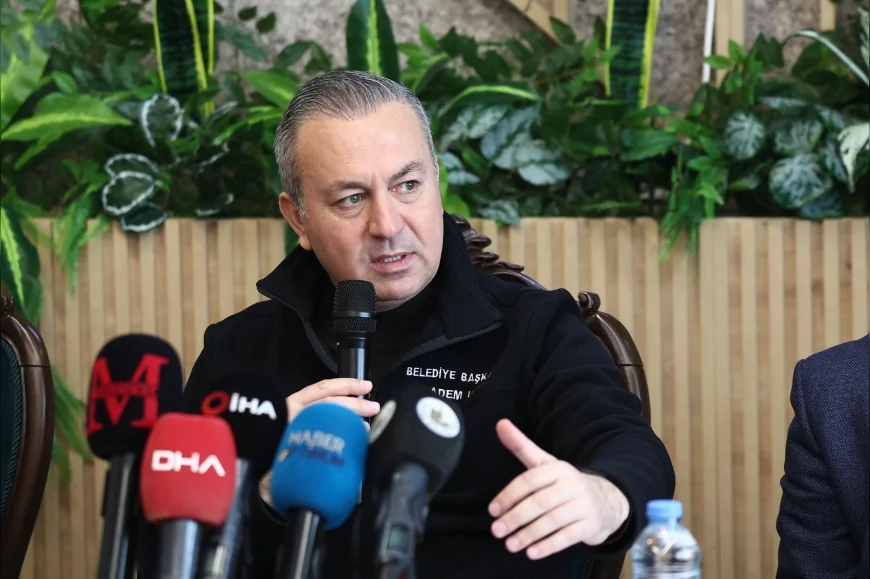 Sivas Belediye Başkanı Dr. Adem Uzun: “Masadan Değil, Sahadan Yönettik” Yoğun Kar Mesaisi Anlatıldı