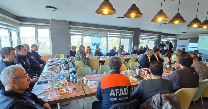 Çorum Öğretmen Evi’nde Basınla Buluşan AFAD: 2025’te Afetler İçin 11 Milyon 906 Bin Lira Ödeme Yapıldı