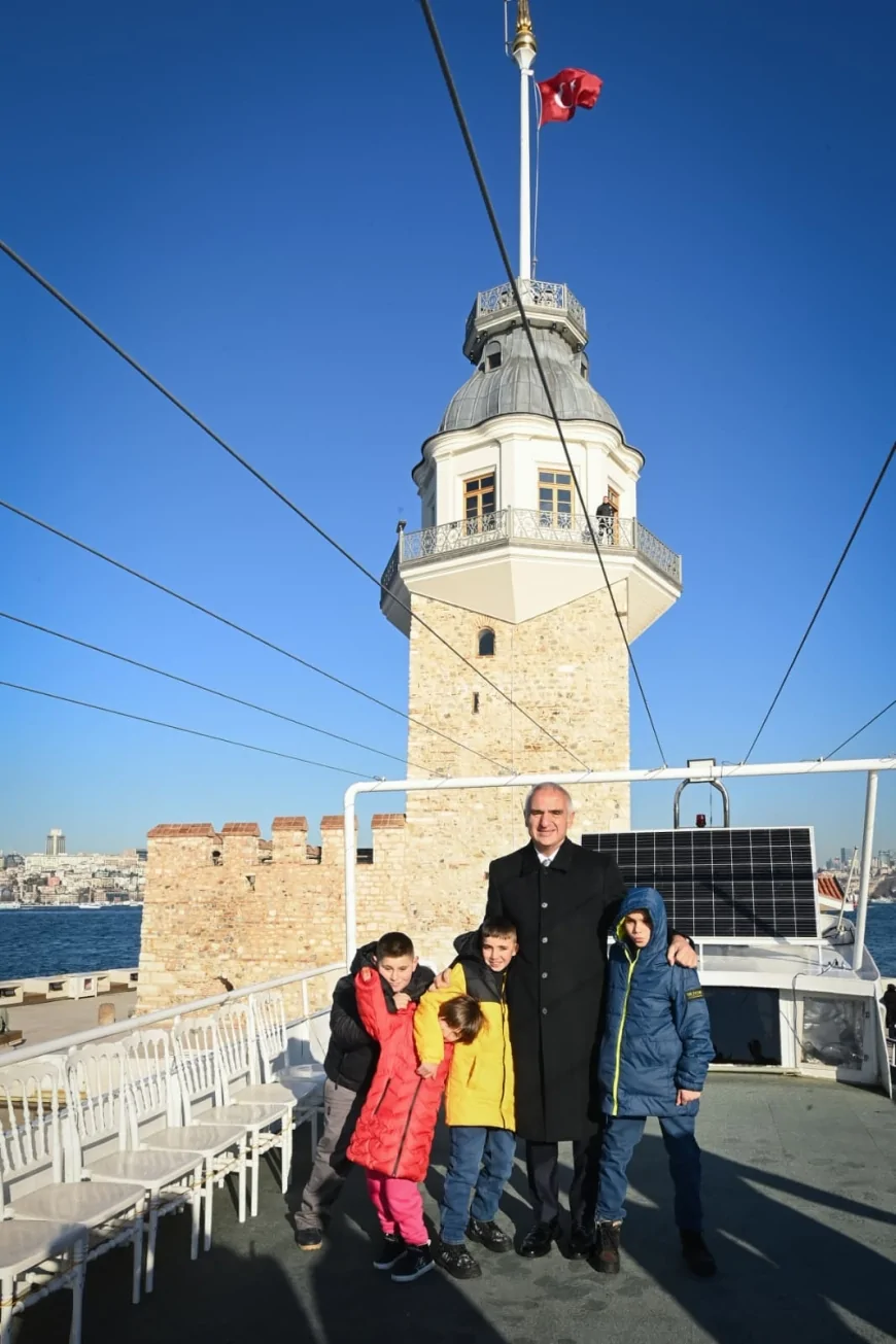 Kültür ve Turizm Bakanı Mehmet Nuri Ersoy: “Kardan Yapılan Kız Kulesi Hayali İstanbul’da Gerçeğe Dönüştü”
