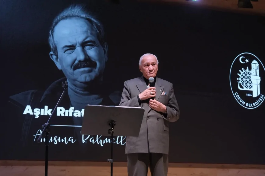 Çorum Belediyesi ve Kent Konseyi İş Birliğinde “Şehirden Şiire” Dinletisi Sanatseverlerle Buluştu