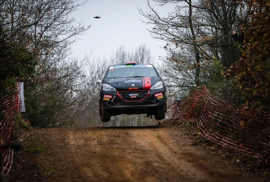 TOSFED Ralli Kupası’nda Çifte Şampiyonluk: Eskişehirli Evren Olcay – Yenal Kaya 2025 Sezonunu Zirvede Tamamladı