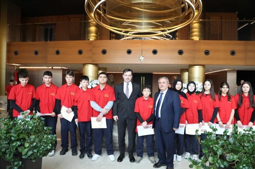 Çorum Ahlatcı Kuyumculuk Mesleki Eğitim Merkezi’nde 2025-2026 İlk Dönem Karneleri Dağıtıldı