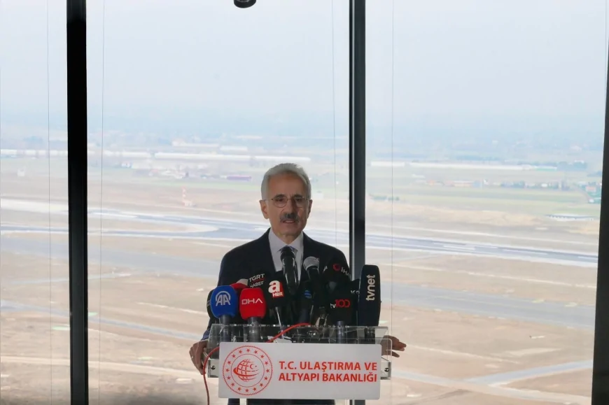 Ulaştırma ve Altyapı Bakanı Abdulkadir Uraloğlu: “Ankara Esenboğa Havalimanı’nın 3. pisti ve yeni kontrol kulesini pazartesi günü hizmete alıyoruz”