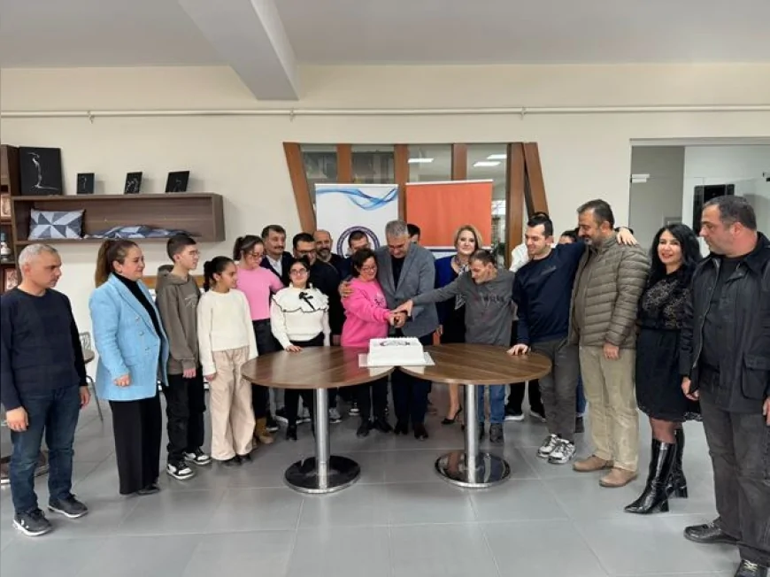 AK Parti Çorum Milletvekili Yusuf Ahlatcı’dan Fedakâr Annelere Umre Sürprizi