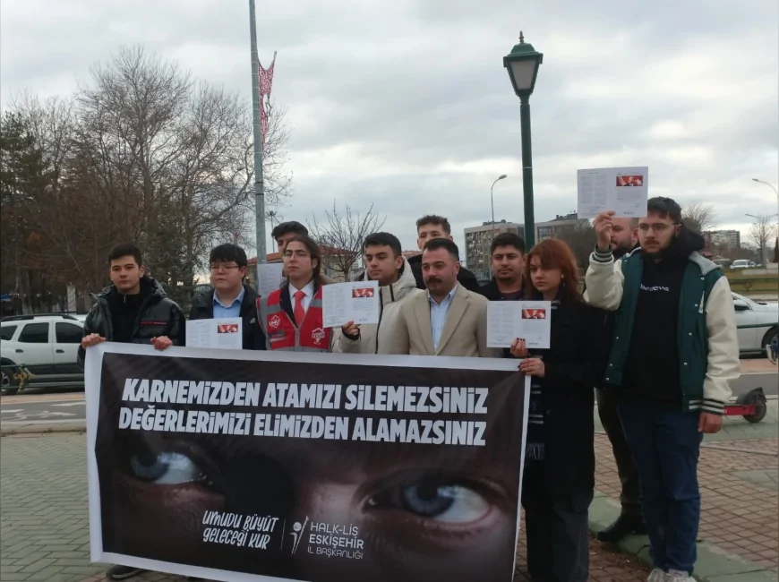 Halk Lis Eskişehir İl Başkanı Bora Ülgünalp: “Karneden Atatürk’ü çıkarmak Cumhuriyet’ten bir sayfa koparmaktır”