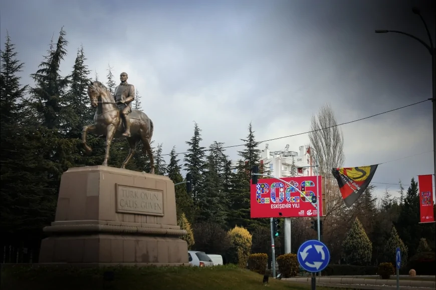 Eskişehir Büyükşehir Belediyesi “2026 Eskişehir Yılı” İçin Kenti Afişlerle Donattı, Hazırlıklar Hız Kazandı