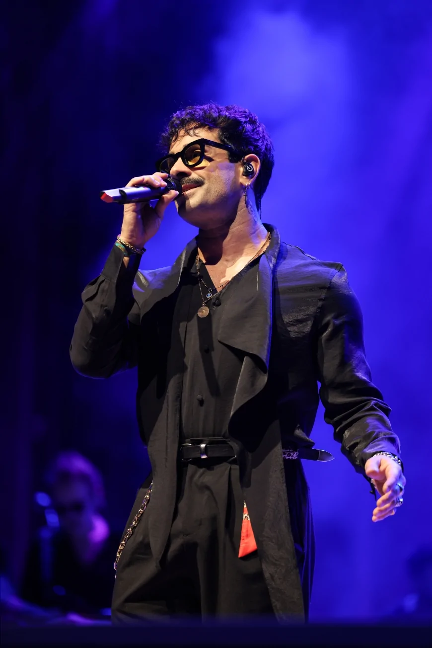 Gökhan Türkmen Avrupa Turnesinin Ardından Sivas’ta Başlayan Türkiye Konserlerinde Şarkıları ve Performansıyla Büyük İlgi Gördü