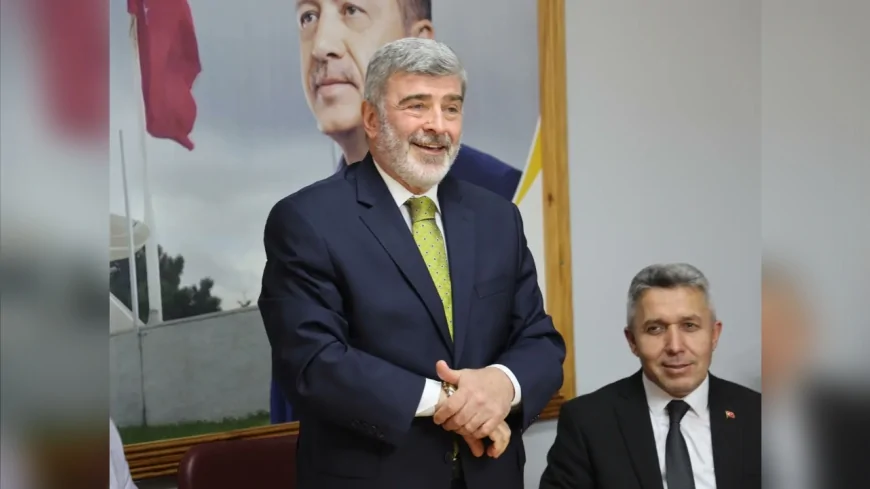 AK Parti Kocaeli Milletvekili Sami Çakır Meclis Kürsüsünde Arif Nihat Asya’nın “Bayrak” Şiirini Okudu