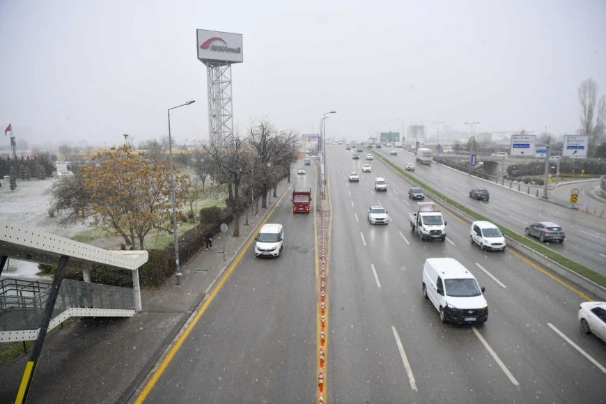 Ankara Büyükşehir Belediyesi Konya Yolu’nda AVM Önü Trafiğini Düzenledi: ANKAmall Girişleri Ayrıldı