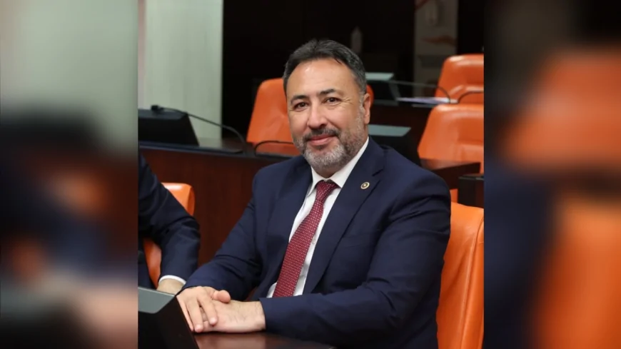 AK Parti Konya Milletvekili Mustafa Hakan Özer: “Ay Yıldızlı Bayrak Milletimizin Onurunu ve İstiklalini Temsil Ediyor”