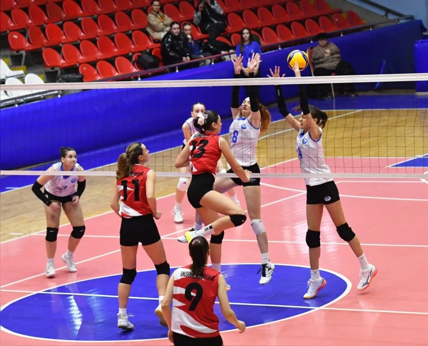 Yunusemre Belediyespor Kadın Voleybol Takımı İlk Sezonunda 2. Lig’de Kalmayı Başardı