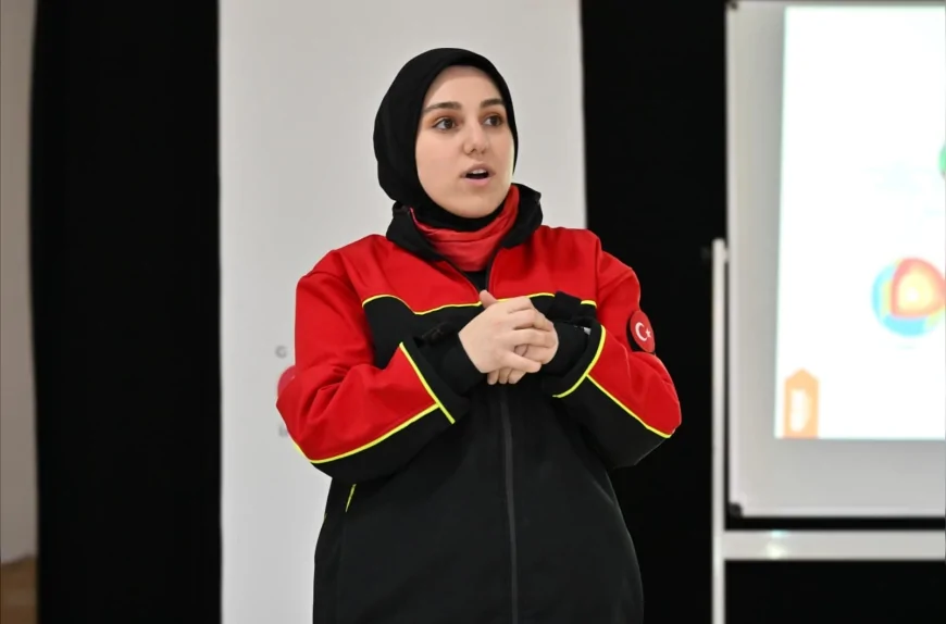 Altındağ Belediyesi’nden gençlere hayat kurtaran eğitim: “Afetlere karşı bilinç bir zorunluluktur”