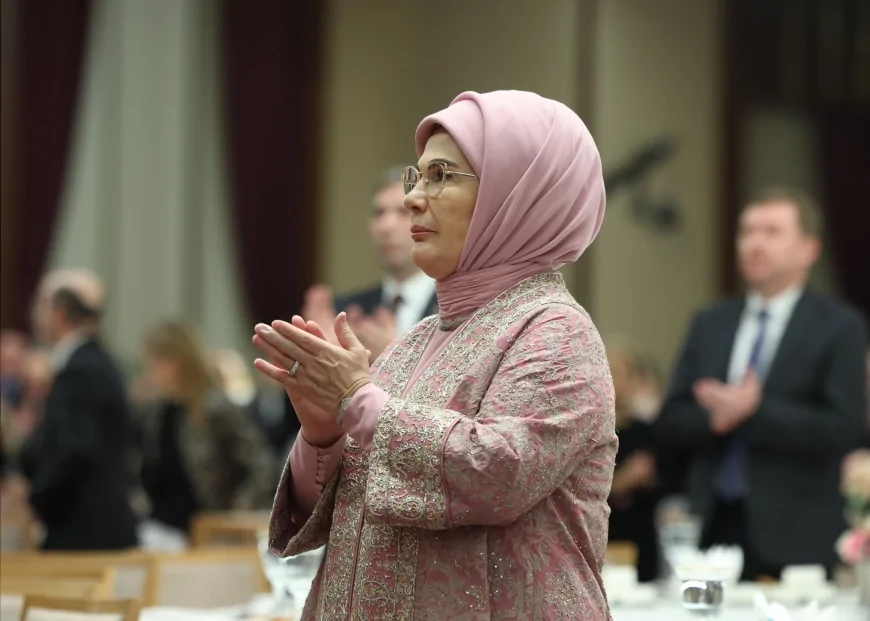 Cumhurbaşkanı Recep Tayyip Erdoğan’ın eşi Emine Erdoğan: “Türkiye Dokuma Atlası-Kumaşın Hafızası sergisinin hayırlı olmasını diliyorum”