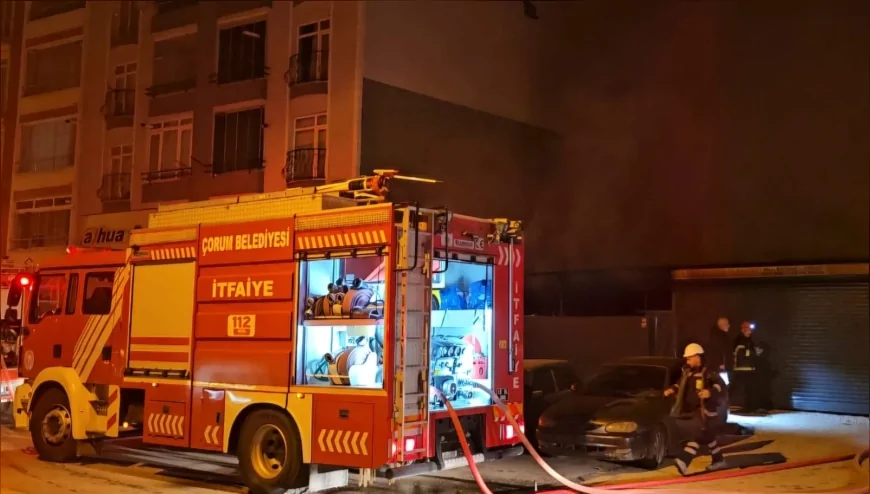 ULUKAVAK MAHALLESİ’NDE FABRİKA YANGINI KORKUTTU YARALANAN OLMADI