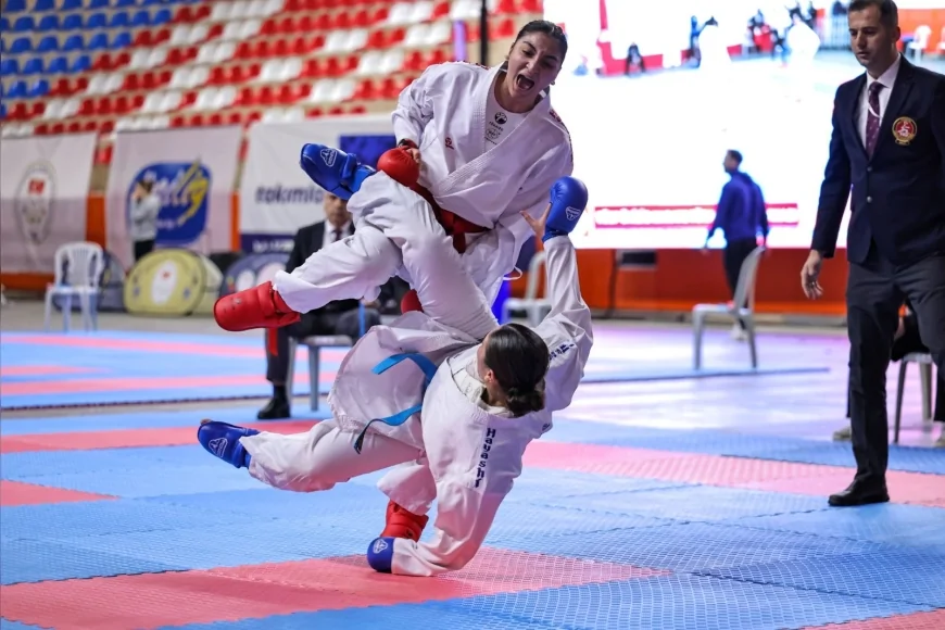 Burdur’da Üniversitelerarası Karate Türkiye Şampiyonası Başladı 53 Üniversiteden 235 Sporcu Tatamiye Çıktı