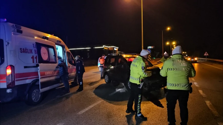 Çorum–Samsun Karayolu’nda otomobil ile hafif ticari araç çarpıştı 3’ü çocuk 5 kişi yaralandı