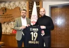 Arca Çorum FK Yönetimi Başhekim Muhammed Gömeç’i Ziyaret Ederek Hayrettin Karaca’nın Sağlık Durumu Hakkında Bilgi Aldı