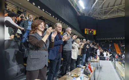 Mersin Büyükşehir Belediye Başkanı Vahap Seçer: “MSK, Bahçeşehir Koleji’ni Evinde 87-80 Mağlup Etti”