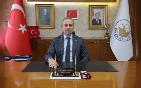Sivas Belediye Başkanı Dr. Adem Uzun: “Berat Kandili birlik ve beraberliğimizi güçlendiren müstesna bir gecedir”