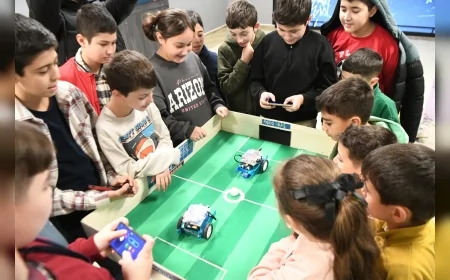 Mamak’ta TÜBİTAK İş Birliğiyle Düzenlenen Etkinlikte Çocuklar Aileleriyle Bilimle Buluştu