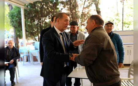 Efeler Belediye Başkanı Anıl Yetişkin Meclis Toplantısı Öncesi CHP Grubu ile Turistik Park’ta Bir Araya Geldi