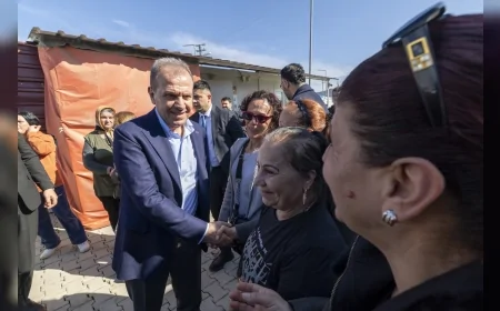 TBB Başkan Vekili ve Mersin Büyükşehir Belediye Başkanı Vahap Seçer, CHP Genel Başkanı Özgür Özel ile Hatay’da: “6 Şubat’ın Acısı Unutulmadı”