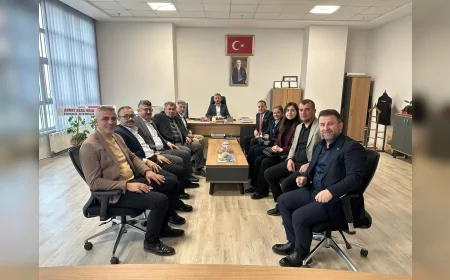 Çorum merkez mahalle muhtarlarından belediyede göreve başlayan birim müdürlerine ziyaret