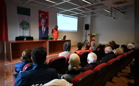 Bursa Kent Konseyi Afet Yönetimi Çalışma Grubu Deprem Farkındalık Eğitimi Düzenledi