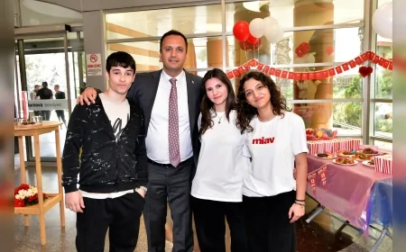 Bornova Belediyesi’nden üniversite gençliğine Altın Gelecek Projesi: “Bu bir burs değil geleceğe yatırımdır”