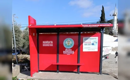 Manisa Büyükşehir Belediyesi’nden toplu taşıma duraklarına yenileme hamlesi 25 modern durak hizmete alındı