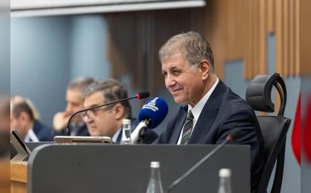 İzmir Büyükşehir Belediye Başkanı Cemil Tugay: “Basmane’de yapı yüksekliği 84 metreyle sınırlandırıldı”