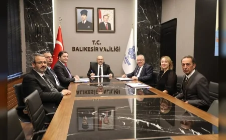 Balıkesir Valisi İsmail Ustaoğlu ile Başkan Mehmet Ertaş’ın Katılımıyla Edremit’e 6 Yeni Aile Sağlığı Merkezi ve 1 Sosyal Tesis Kazandırılıyor